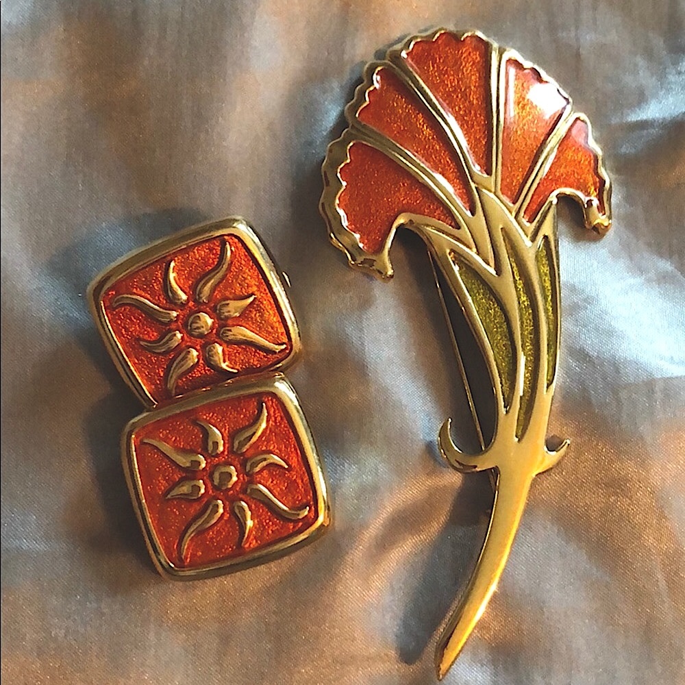 VINTAGE - GIVENCHY GOLD - Brooch and Clip Earrings